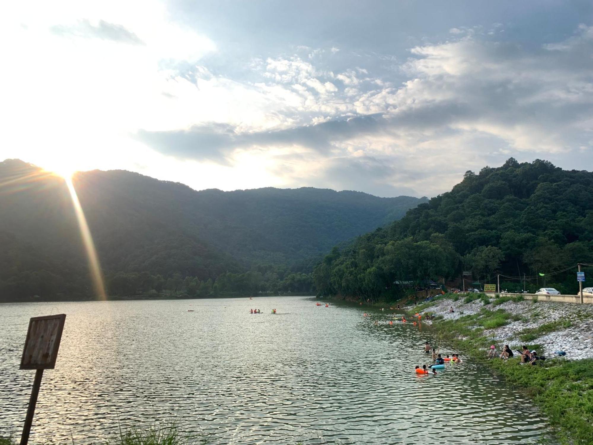 Chu Thien Homestay And Camping Hanoj Exteriér fotografie